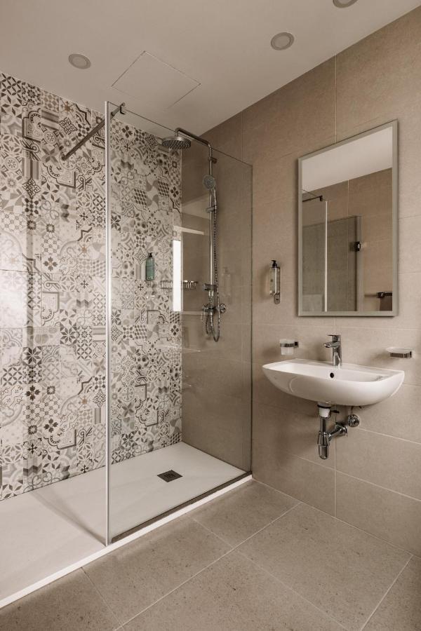 Urban Isle Hotel